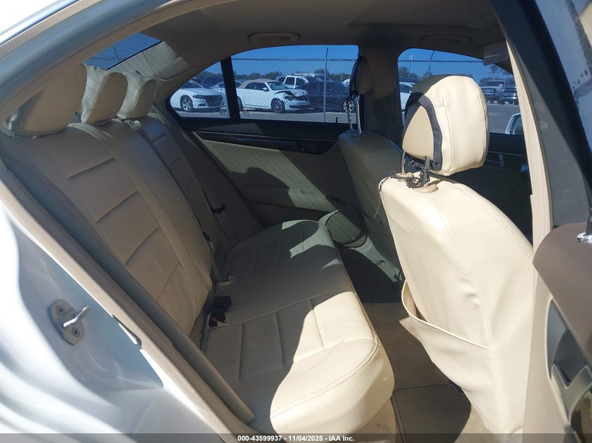 2013 MERCEDES-BENZ C 250 SPORT - WDDGF4HB6DR270836