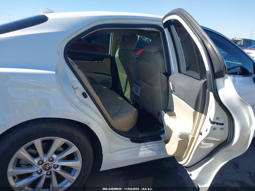4T1C11AK5MU436868 2021 TOYOTA CAMRY photo no. 8
