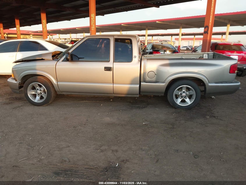 2001 GMC Sonoma Sls VIN: 1GTCS195818245157 Lot: 43599944