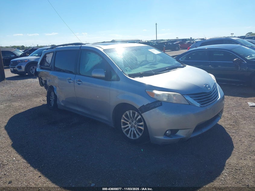 2016 TOYOTA SIENNA XLE 8 PASSENGER - 5TDYK3DC4GS693617