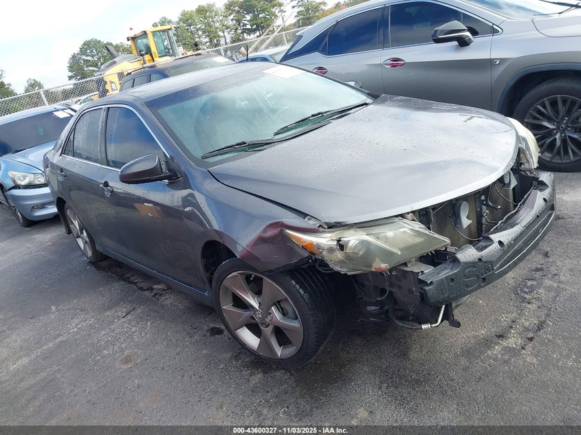 TOYOTA CAMRY SE SPORT