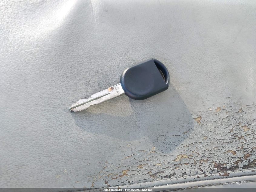 2003 Lincoln Town Car Signature VIN: 1LNHM82W53Y636518 Lot: 43600410