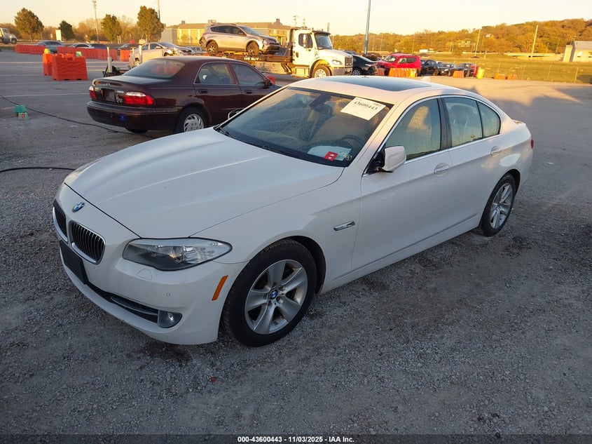 2013 BMW 528I xDrive white sedan gasoline WBAXH5C54DD109276 photo #3
