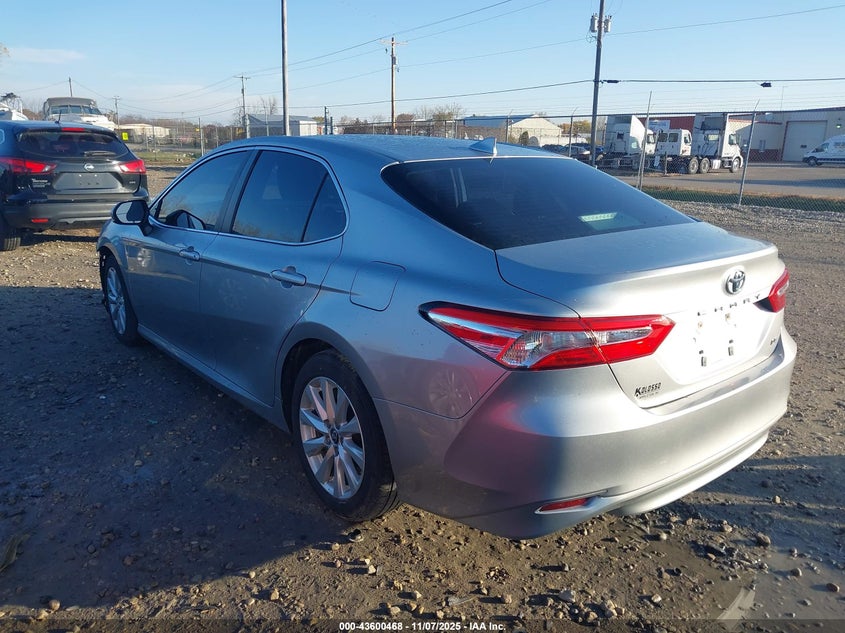 2019 TOYOTA CAMRY LE 4T1B11HK5KU251086