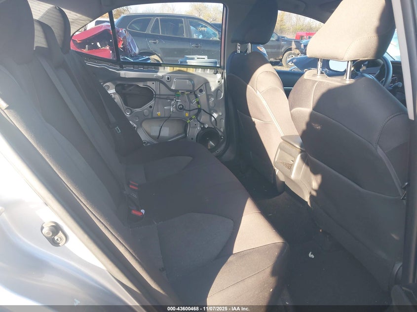 2019 TOYOTA CAMRY LE 4T1B11HK5KU251086