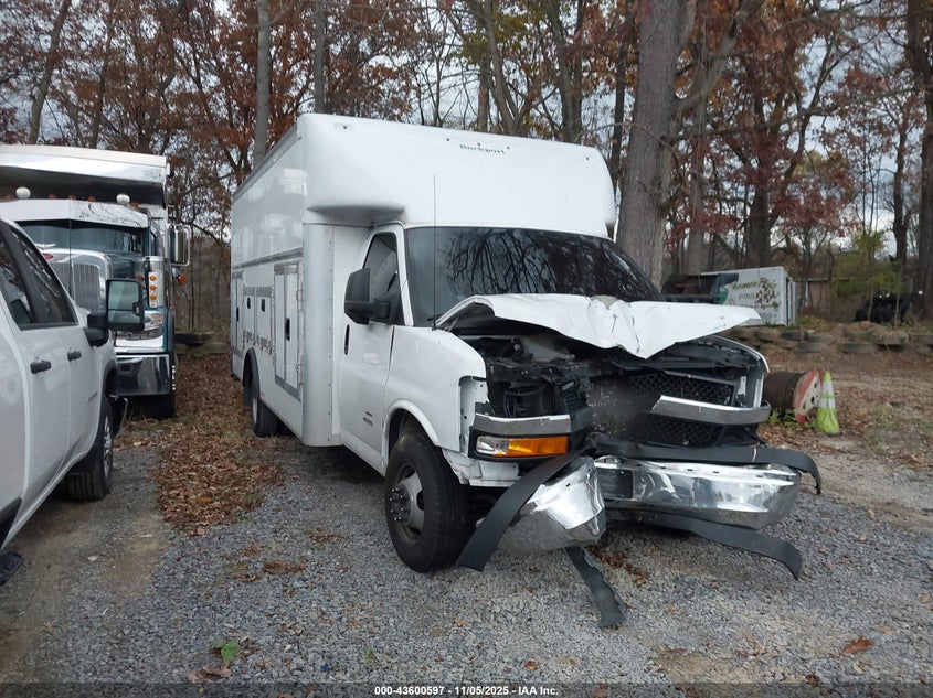 2024 Chevrolet Express Cutaway 4500 Van