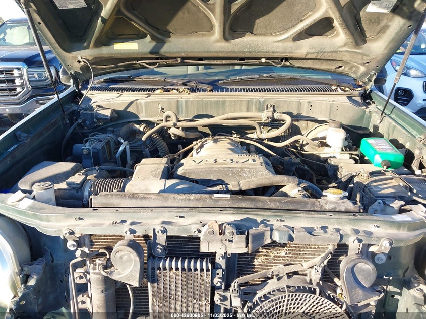 2004 Toyota Sequoia Sr5 V8 VIN: 5TDZT34AX4S226620 Lot: 43600605