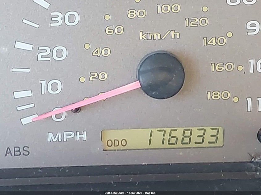 2004 Toyota Sequoia Sr5 V8 VIN: 5TDZT34AX4S226620 Lot: 43600605