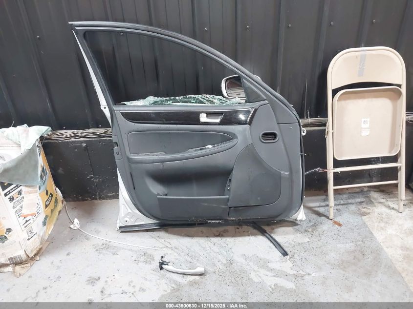 2013 Hyundai Genesis 3.8 VIN: KMHGC4DD6DU250217 Lot: 43600630