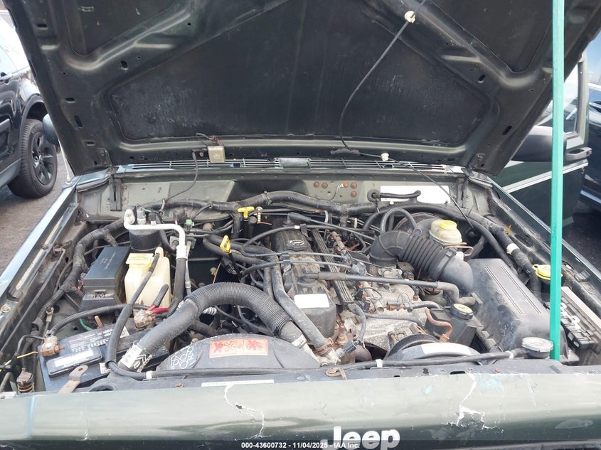 1998 Jeep Cherokee Classic/Limited/Sport VIN: 1J4FJ68S3WL148094 Lot: 43600732