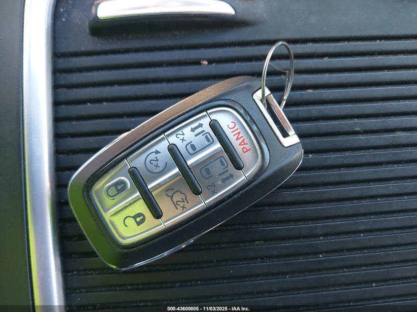 2020 CHRYSLER PACIFICA LIMITED - 2C4RC1GG0LR109673