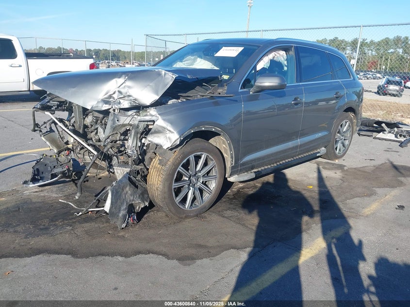 WA1LAAF72HD005378 2017 AUDI Q7 photo no. 2