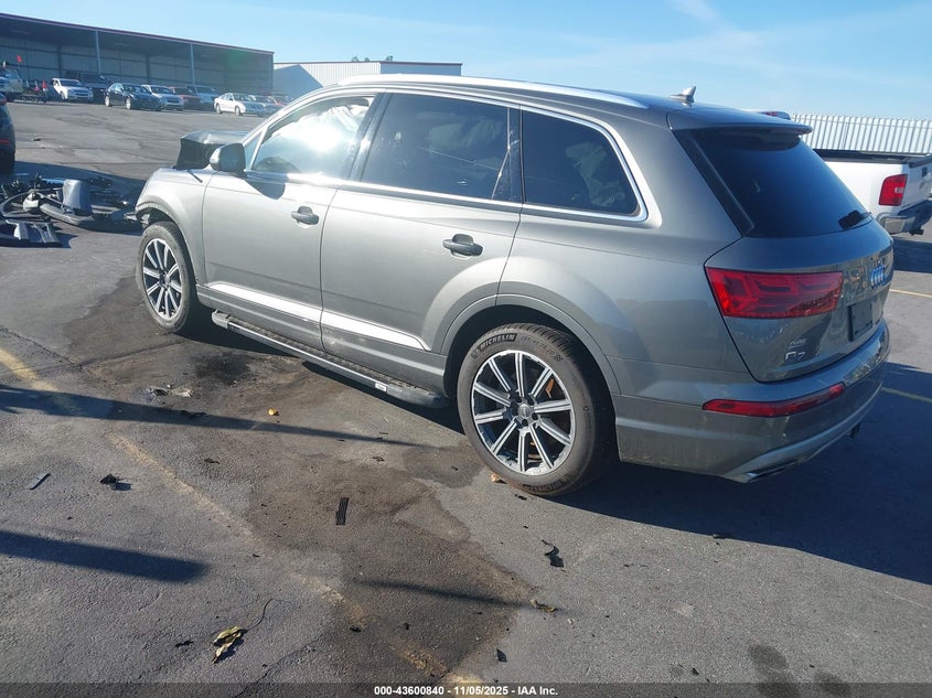 WA1LAAF72HD005378 2017 AUDI Q7 photo no. 3