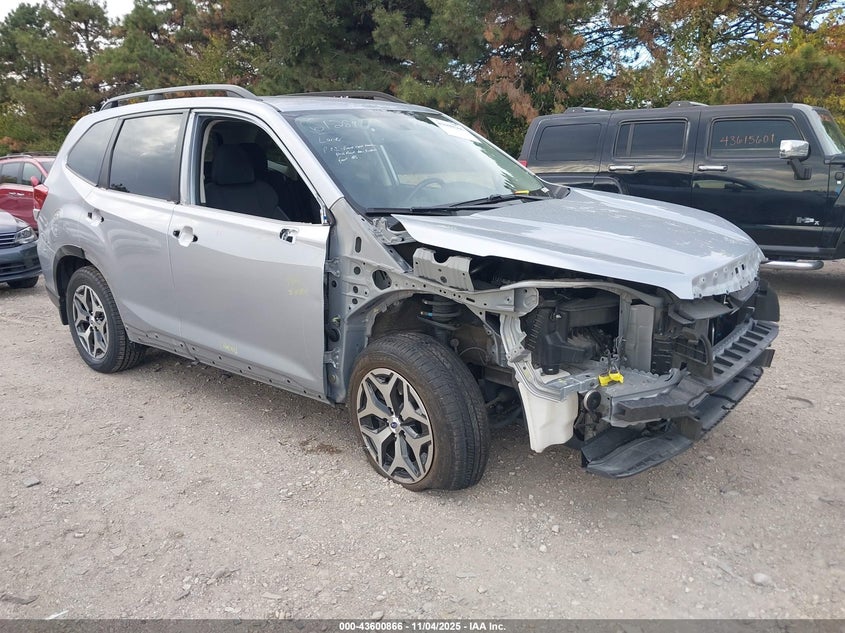 SUBARU FORESTER PREMIUM