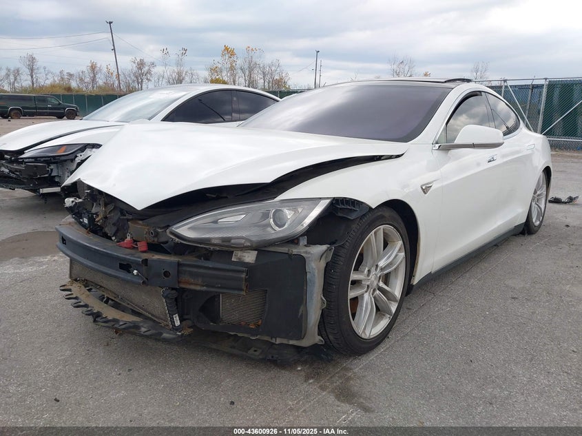 5YJSA1CN4DFP17026 2013 TESLA MODEL S photo no. 2