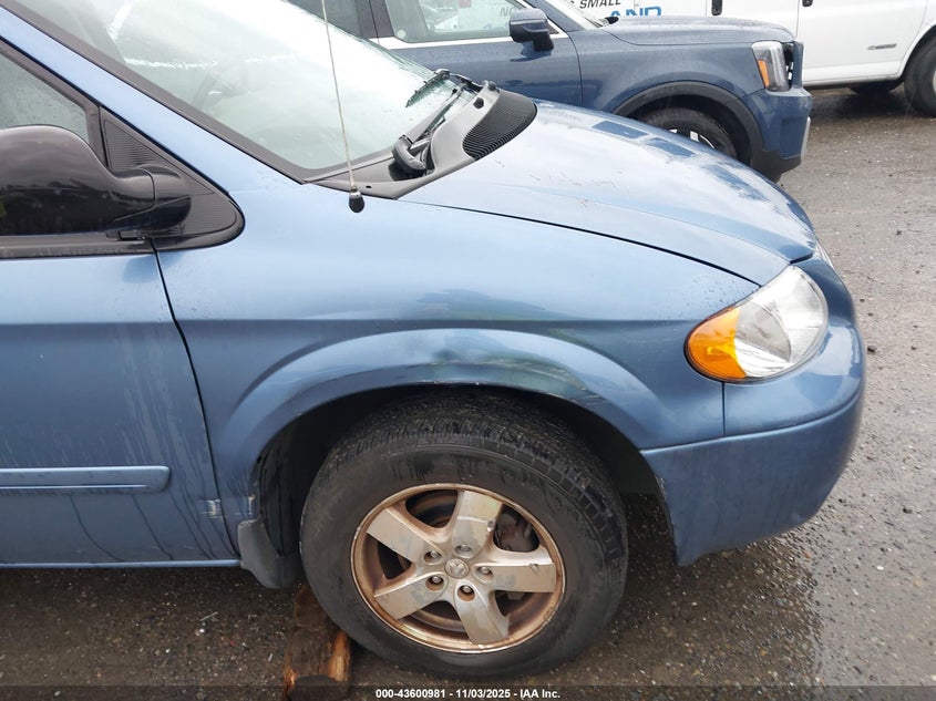 2007 Dodge Grand Caravan Sxt VIN: 2D4GP44L27R155738 Lot: 43600981