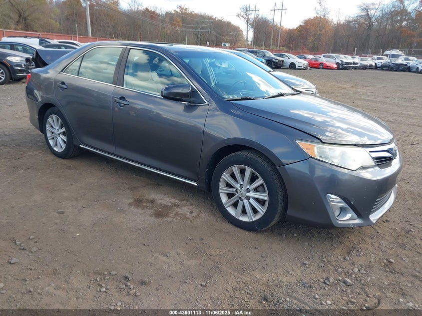 TOYOTA CAMRY XLE