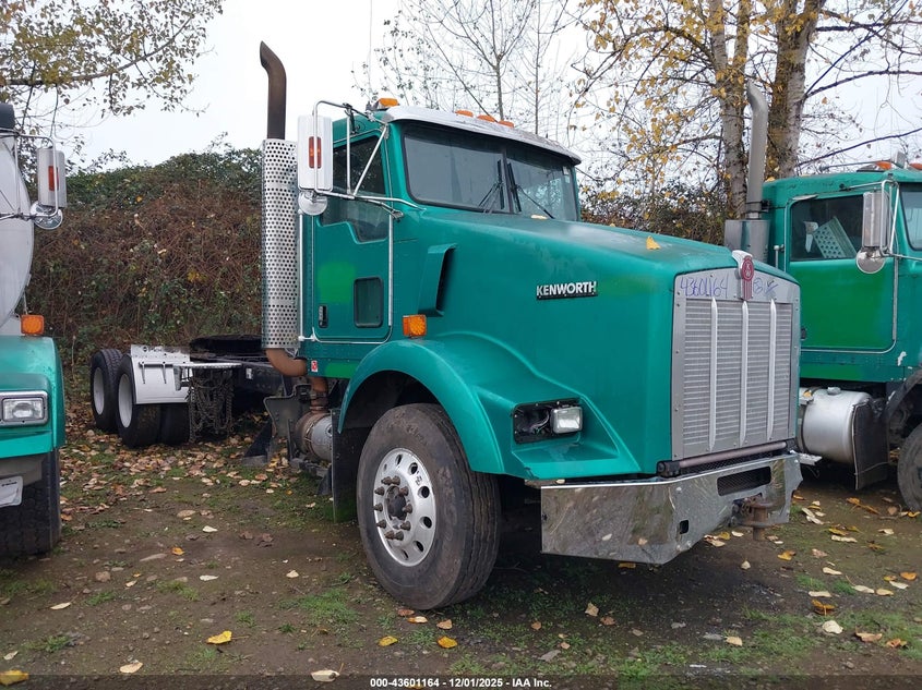 2009 Kenworth Construction T800