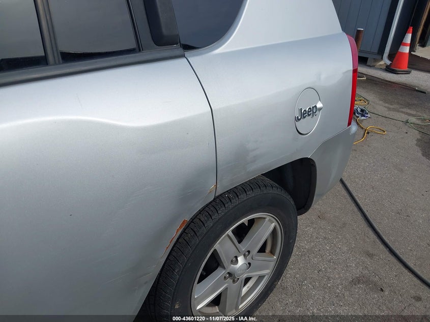 2007 Jeep Compass Sport VIN: 1J8FT47W47D342727 Lot: 43601220