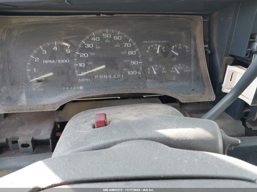 1995 Chevrolet Suburban K1500 VIN: 1GNFK16K1SJ457388 Lot: 43601272