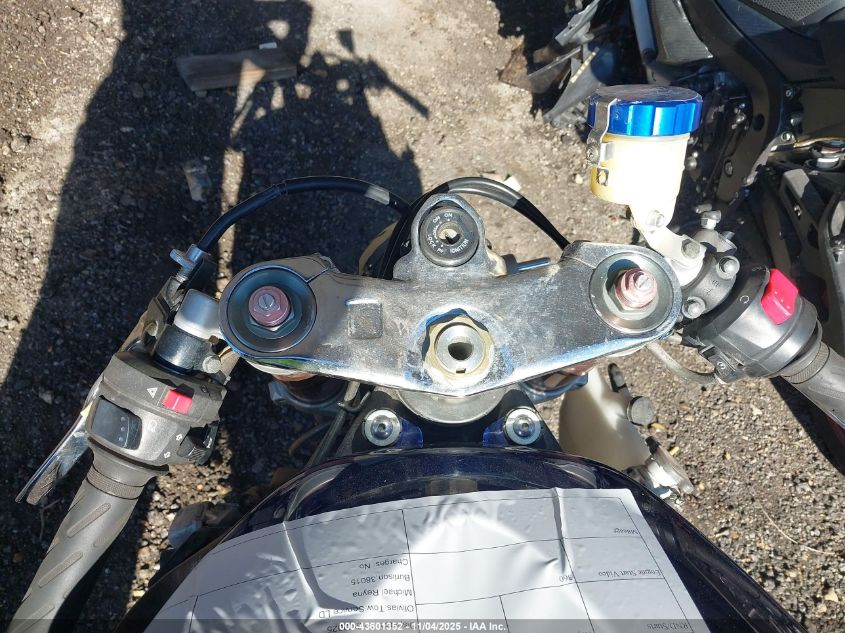 2006 Suzuki Gsx-R1000 VIN: JS1GT76A462106974 Lot: 43601352