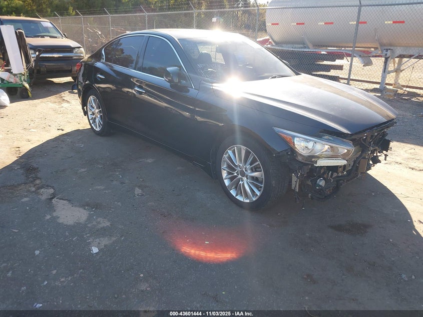 INFINITI Q50 LUXE AWD