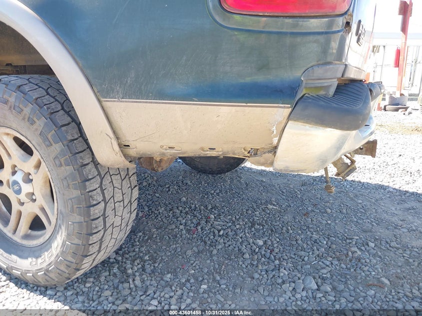 2002 Ford F-150 Lariat/Xlt VIN: 1FTRW08L32KE28401 Lot: 43601458