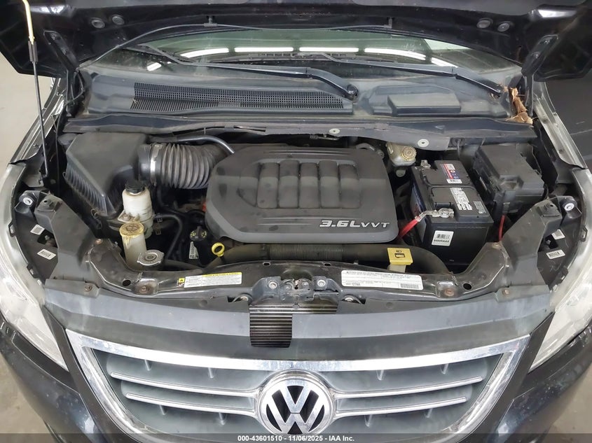 2011 Volkswagen Routan Se VIN: 2V4RW3DG4BR717594 Lot: 43601510