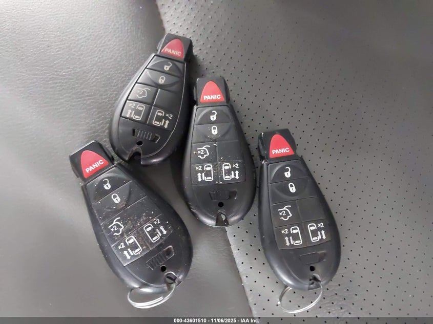 2011 Volkswagen Routan Se VIN: 2V4RW3DG4BR717594 Lot: 43601510