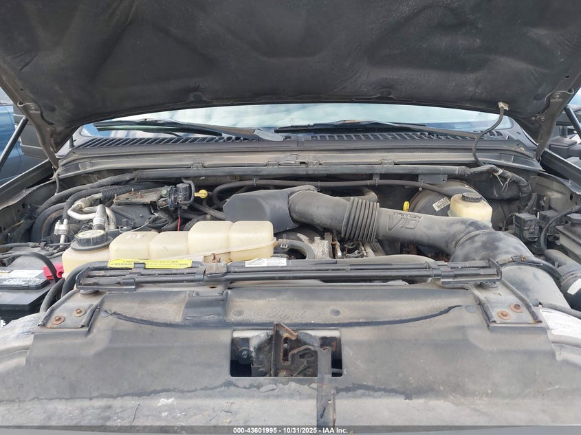 1FMNU43S52ED07793 2002 FORD EXCURSION photo no. 10
