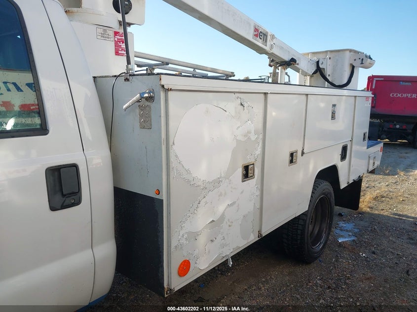 2015 Ford F-450 Chassis Xl VIN: 1FDUF4GY6FED43597 Lot: 43602202