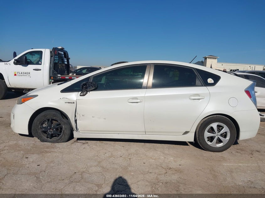 2014 TOYOTA PRIUS FOUR JTDKN3DU4E1778375