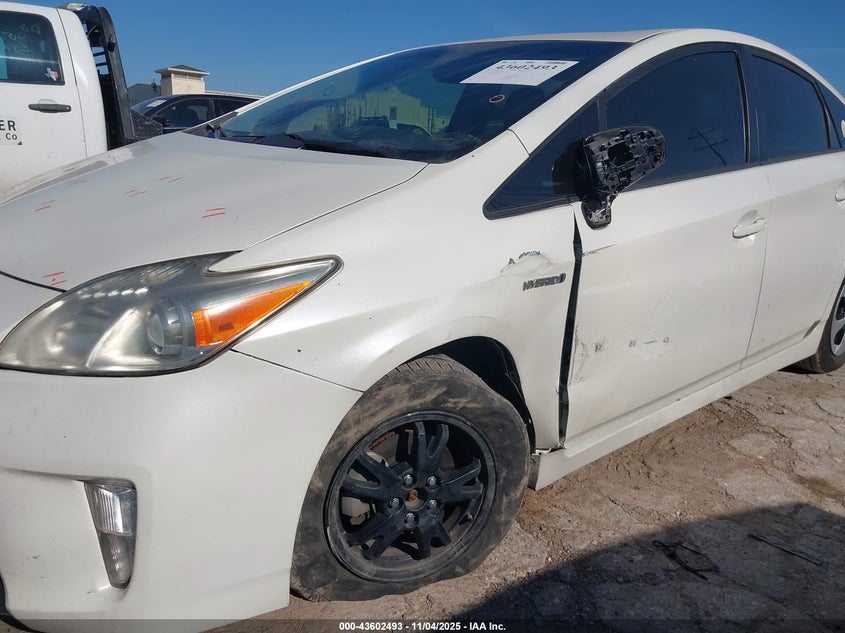 2014 TOYOTA PRIUS FOUR JTDKN3DU4E1778375