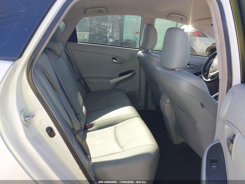 2014 TOYOTA PRIUS FOUR JTDKN3DU4E1778375