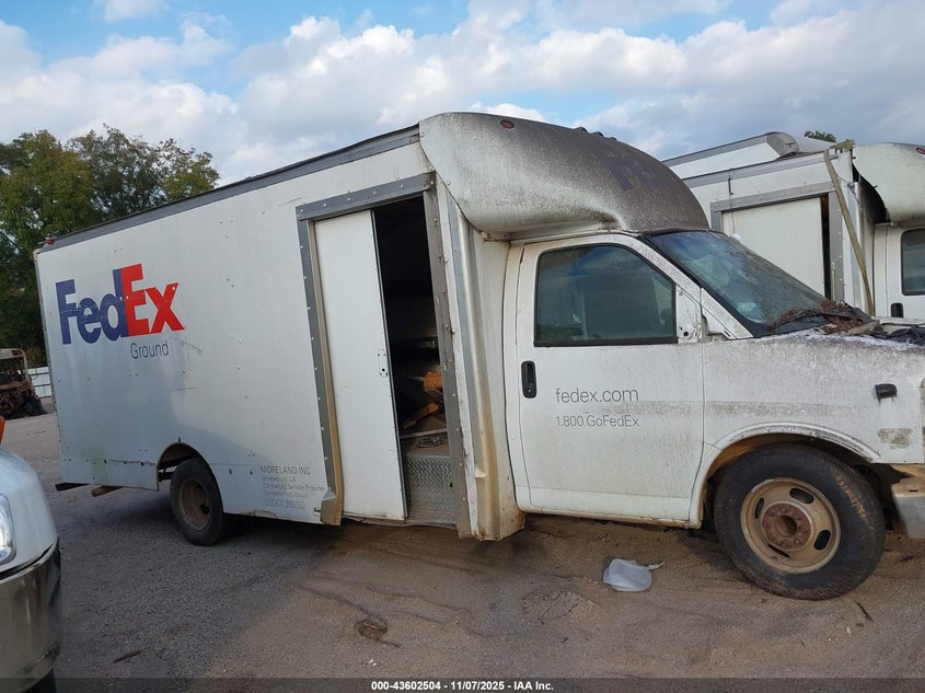 2017 GMC Savana Cutaway Work Van VIN: 7GZ37TCG7HN005345 Lot: 43602504