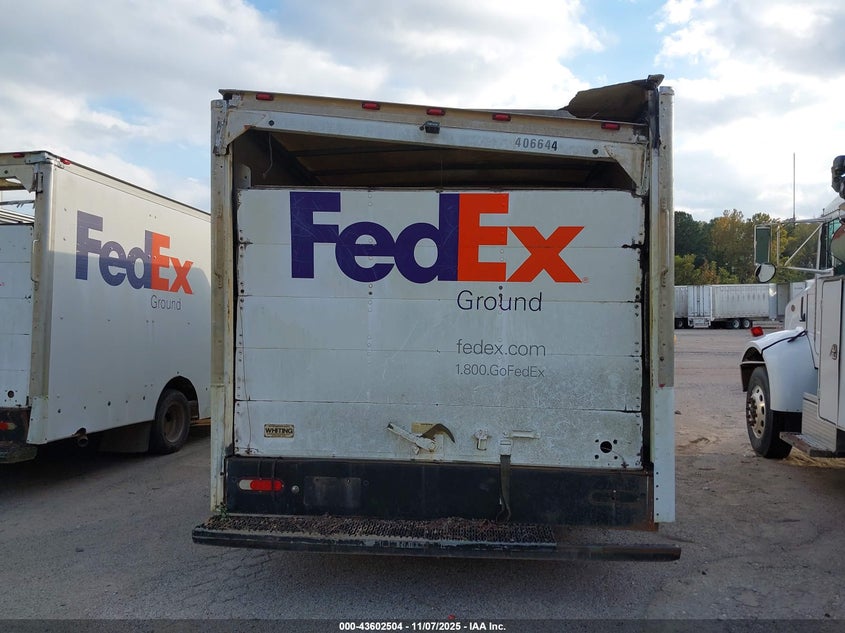 2017 GMC Savana Cutaway Work Van VIN: 7GZ37TCG7HN005345 Lot: 43602504