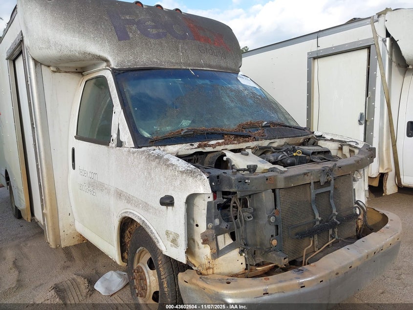 2017 GMC Savana Cutaway Work Van VIN: 7GZ37TCG7HN005345 Lot: 43602504