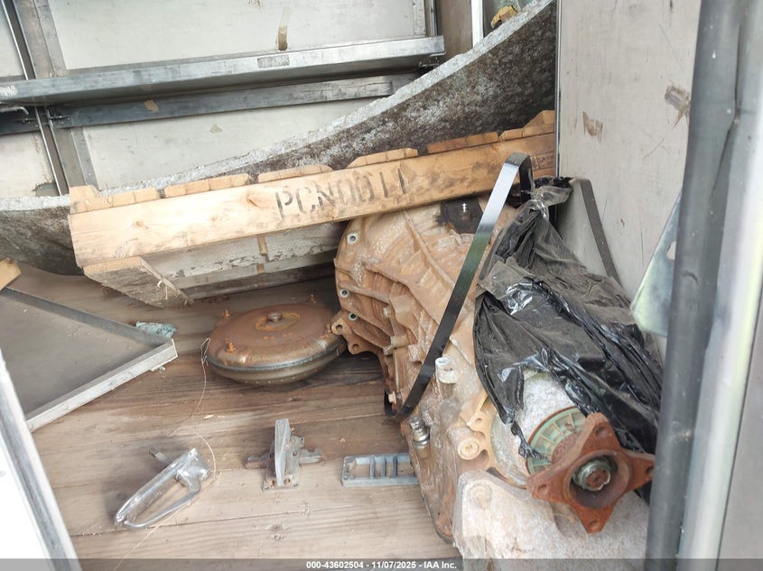 2017 GMC Savana Cutaway Work Van VIN: 7GZ37TCG7HN005345 Lot: 43602504