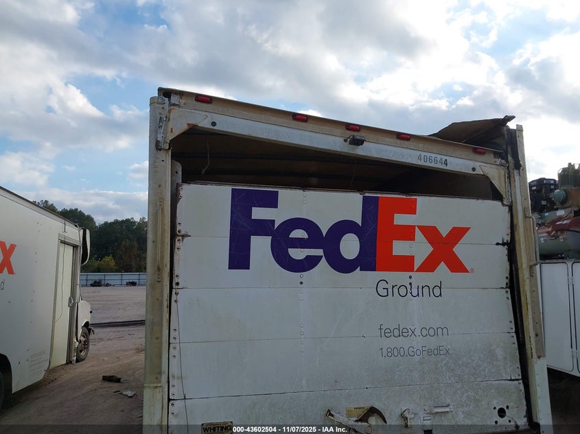 2017 GMC Savana Cutaway Work Van VIN: 7GZ37TCG7HN005345 Lot: 43602504