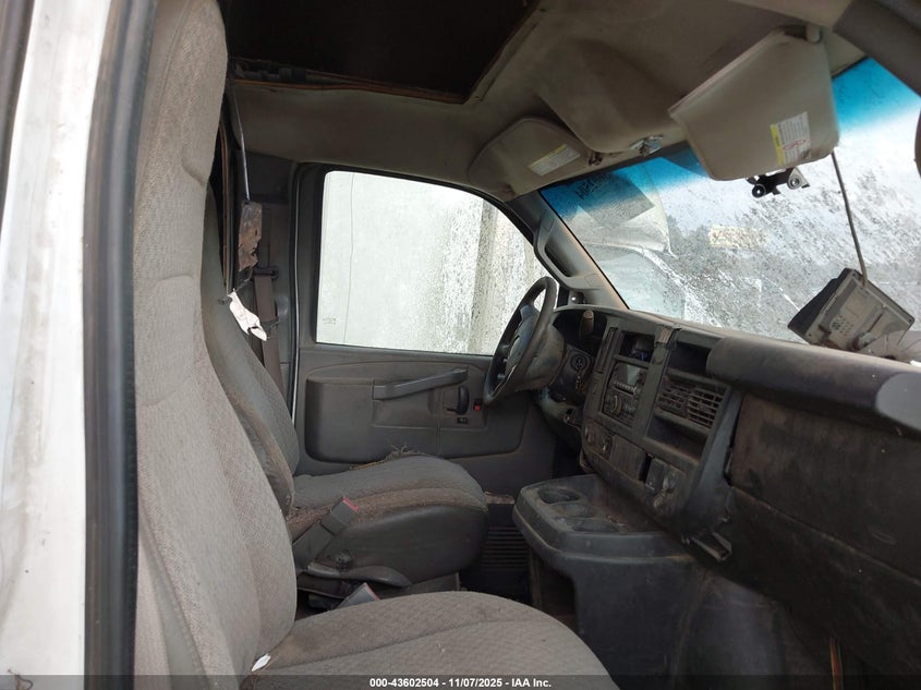 2017 GMC Savana Cutaway Work Van VIN: 7GZ37TCG7HN005345 Lot: 43602504