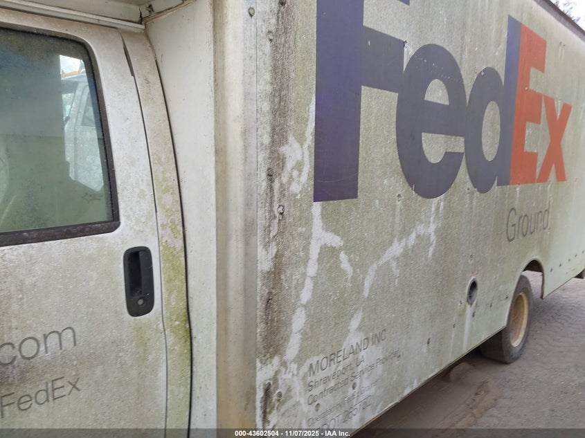 2017 GMC Savana Cutaway Work Van VIN: 7GZ37TCG7HN005345 Lot: 43602504