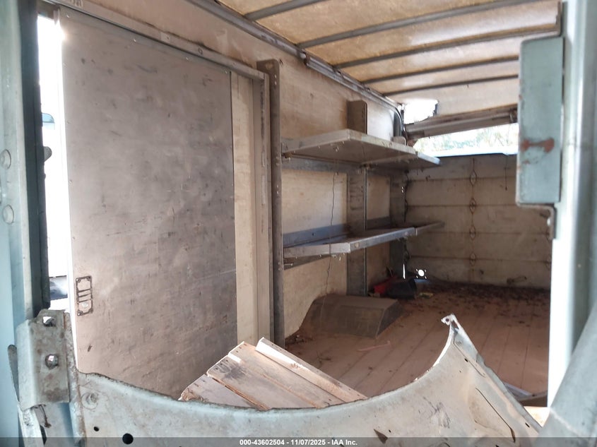 2017 GMC Savana Cutaway Work Van VIN: 7GZ37TCG7HN005345 Lot: 43602504