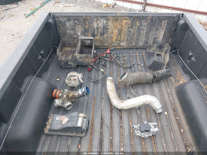 2000 Ford F-250 Lariat/Xl/Xlt VIN: 1FTNX20F1YEB81268 Lot: 43602641