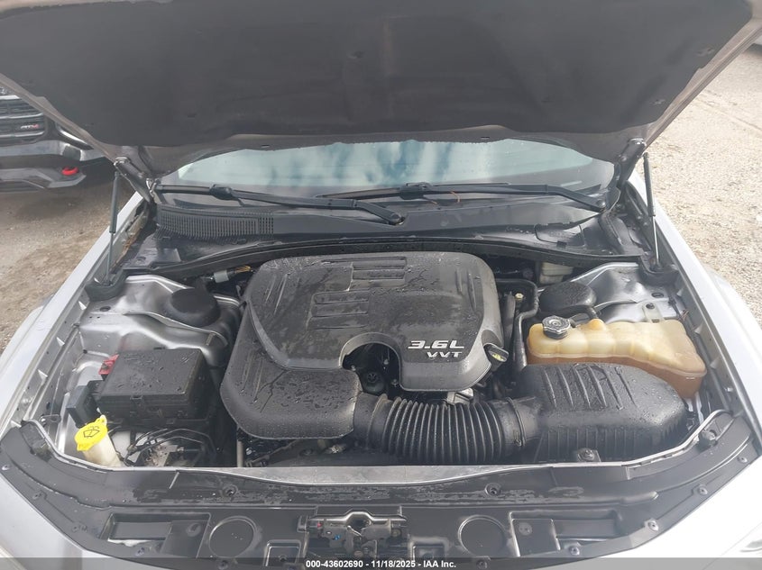 2015 Chrysler 300C VIN: 2C3CCAEGXFH868273 Lot: 43602690