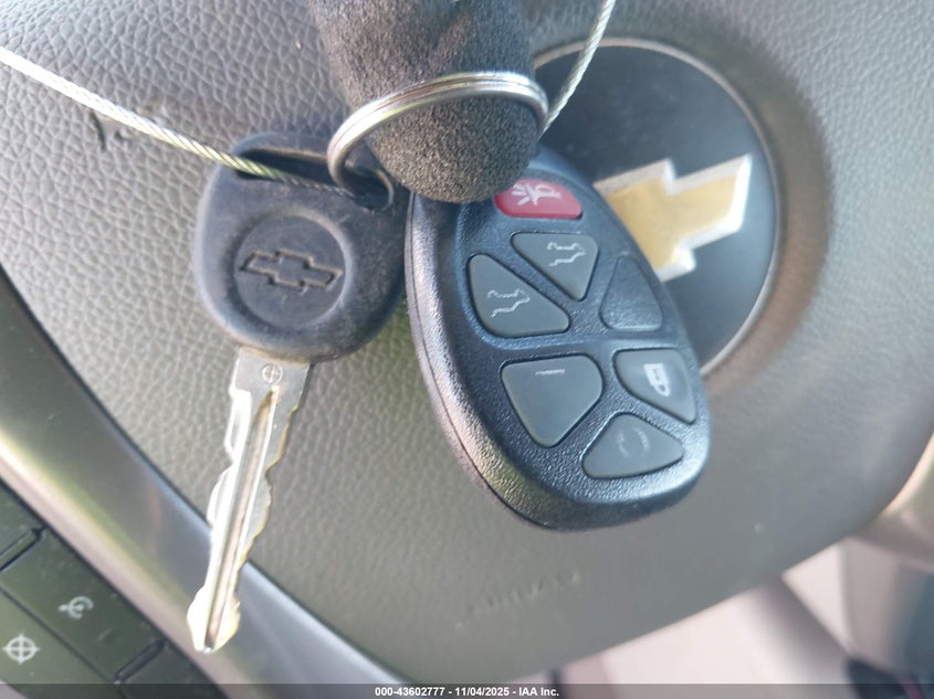 2013 CHEVROLET SUBURBAN 1500 LT - 1GNSKJE77DR144085