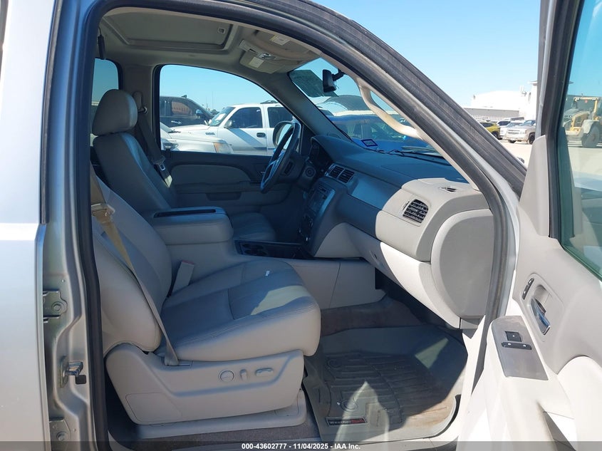 2013 CHEVROLET SUBURBAN 1500 LT - 1GNSKJE77DR144085