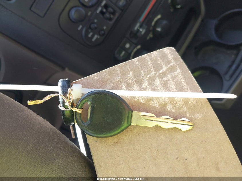 2002 Dodge Grand Caravan Sport VIN: 1B4GP44312B618440 Lot: 43602891