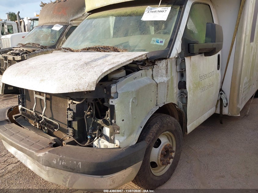 2017 GMC Savana Cutaway Work Van VIN: 7GZ37TCGXHN005436 Lot: 43603007