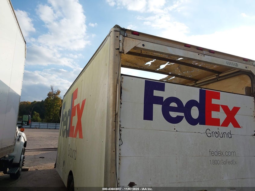 2017 GMC Savana Cutaway Work Van VIN: 7GZ37TCGXHN005436 Lot: 43603007