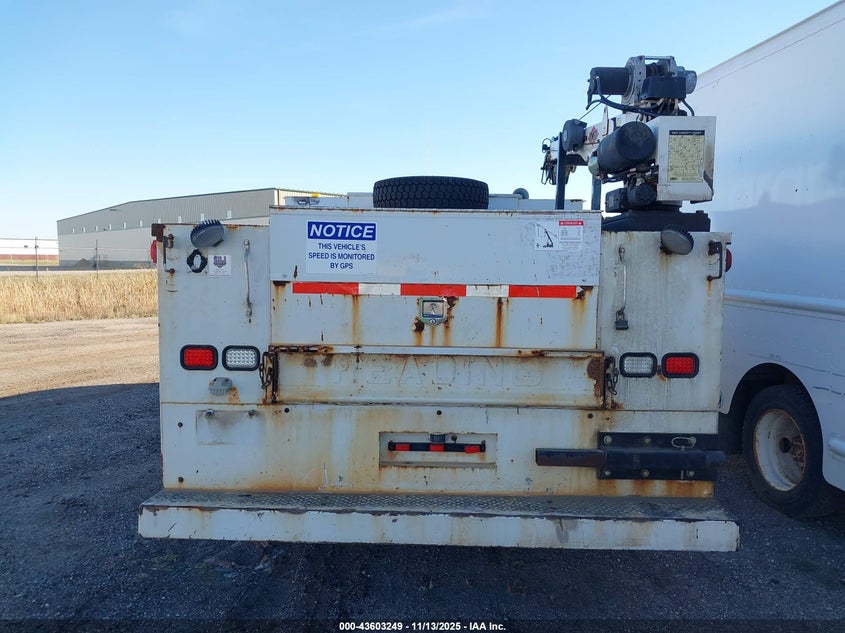 2010 Ford F-550 Chassis Xl/Xlt VIN: 1FDAF5GR6AEA92221 Lot: 43603249